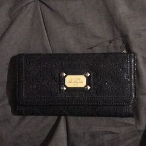 NWOT- Guess wallet